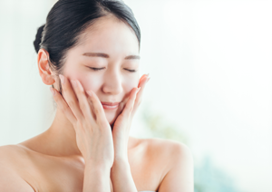 大ホールでの定期イベントで育児サポート!